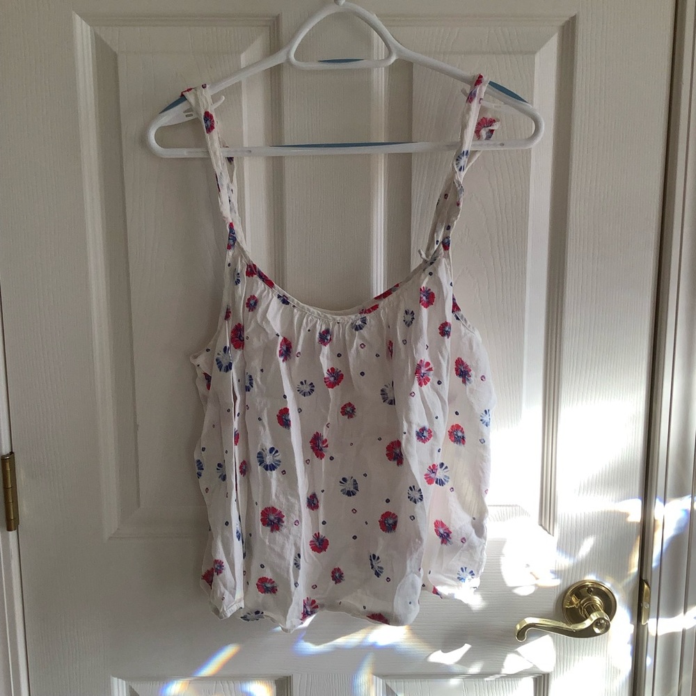 GAP SLEEVELESS TEE